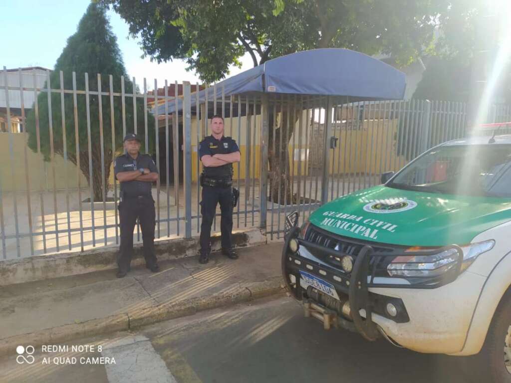 Escolas do município de Pirassununga tiveram policiamento ostensivo nesta quinta-feira 43 pm escola pirassununga 20 abril 41