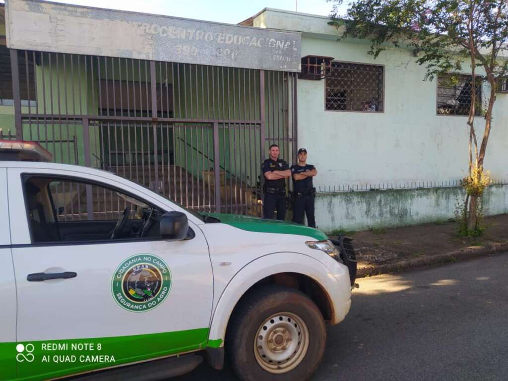 Escolas do município de Pirassununga tiveram policiamento ostensivo nesta quinta-feira 50 pm escola pirassununga 20 abril 47