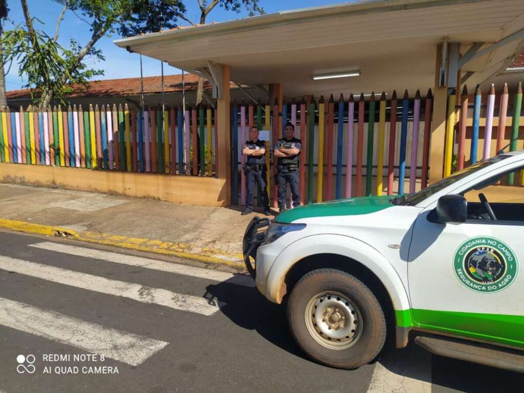 Escolas do município de Pirassununga tiveram policiamento ostensivo nesta quinta-feira 59 pm escola pirassununga 20 abril 51