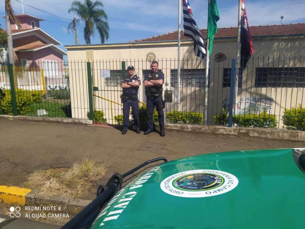 Escolas do município de Pirassununga tiveram policiamento ostensivo nesta quinta-feira 56 pm escola pirassununga 20 abril 54