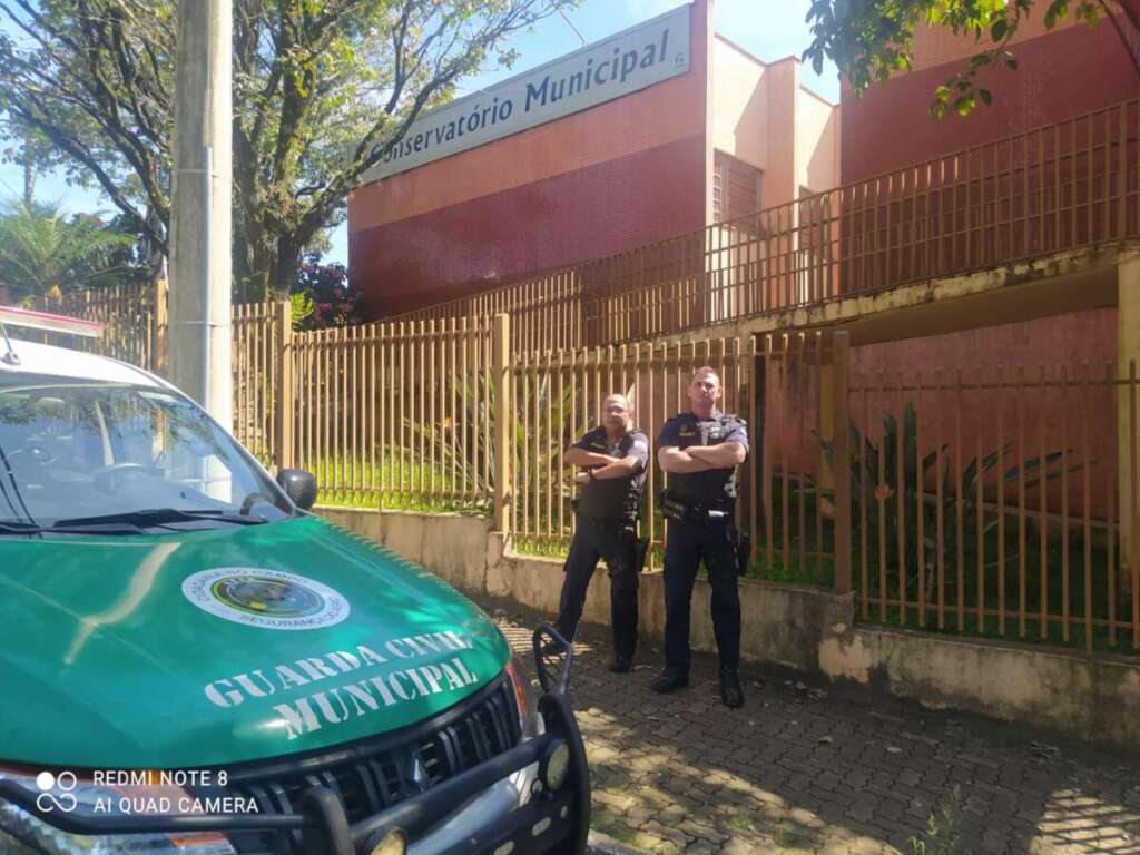 Escolas do município de Pirassununga tiveram policiamento ostensivo nesta quinta-feira 53 pm escola pirassununga 20 abril 58