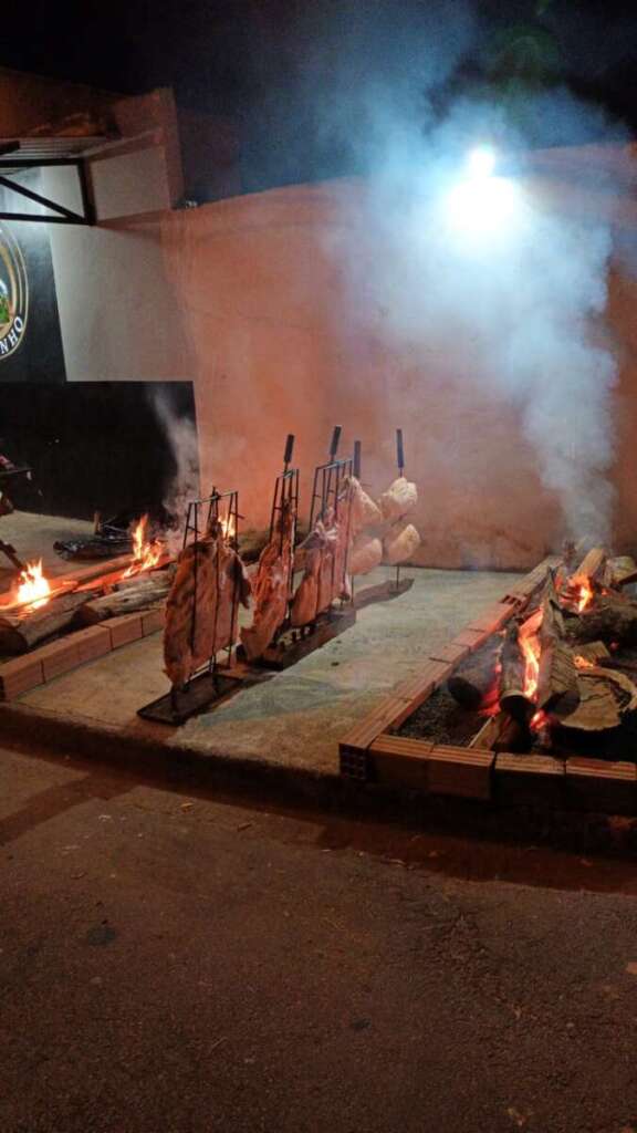 Costela Fogo de Chão arrecadou 120 litros doados para a APAE no “Bar do Nilson” no Clayton Malaman 3 WhatsApp Image 2023 05 08 at 18.34.45