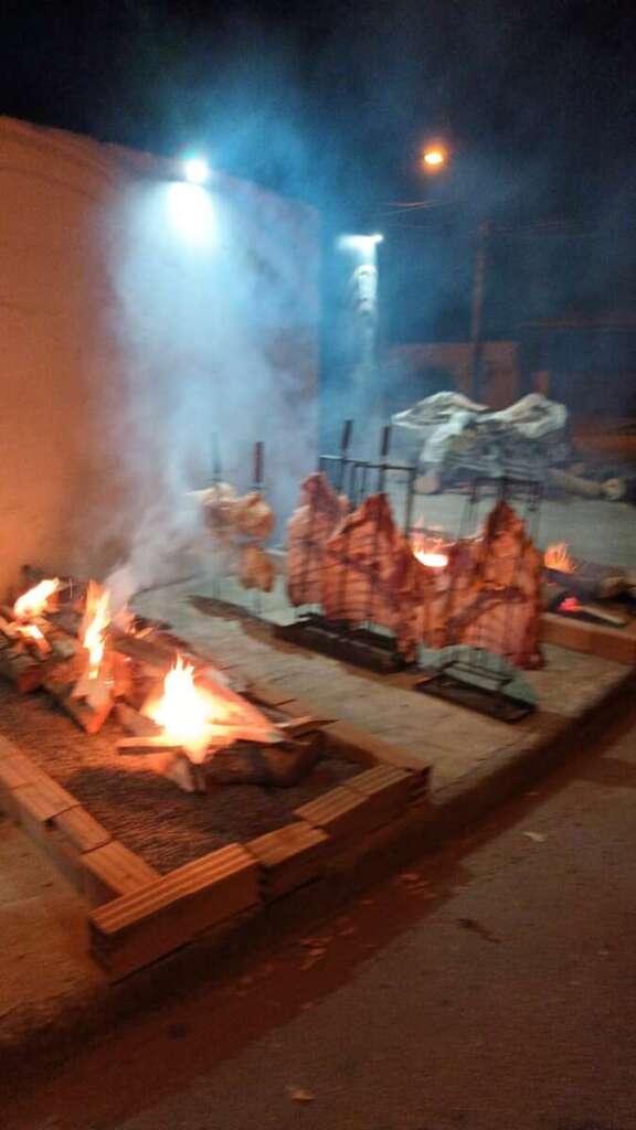 Costela Fogo de Chão arrecadou 120 litros doados para a APAE no “Bar do Nilson” no Clayton Malaman 2 WhatsApp Image 2023 05 08 at 18.34.48