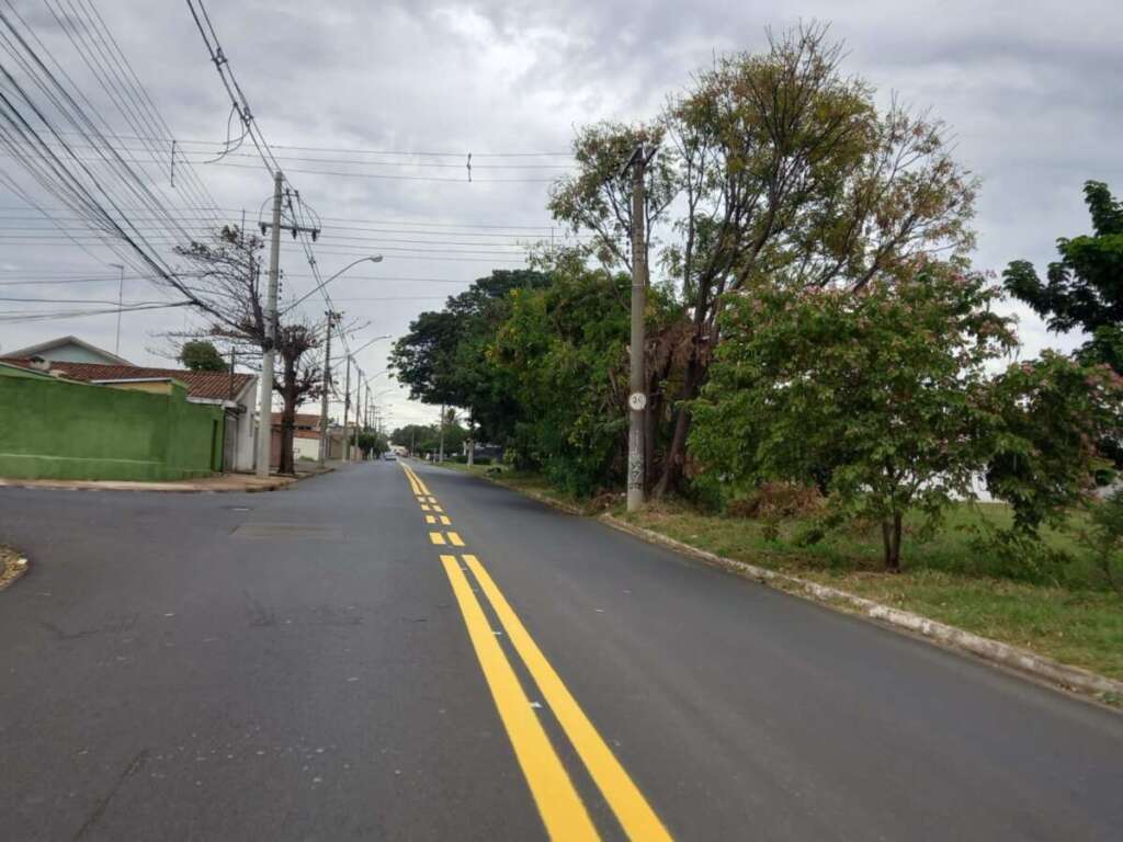 Prefeito Mantovani atende antiga reinvindicação e determina sinalização de solo em rua caótica 3 WhatsApp Image 2023 05 30 at 15.29.23