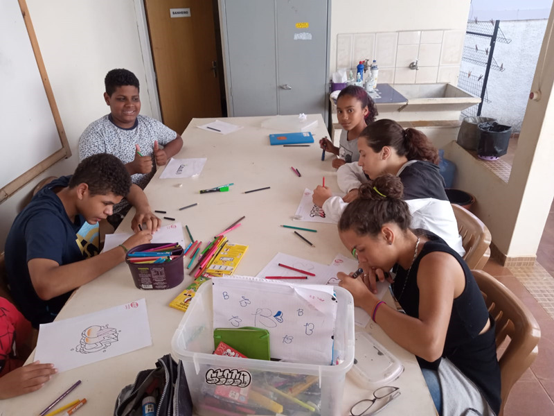 Desenvolvimento Social realizou ‘Oficina’ de grafitti no CRAS da Vila São Pedro 1 oficina grafitti 02 2