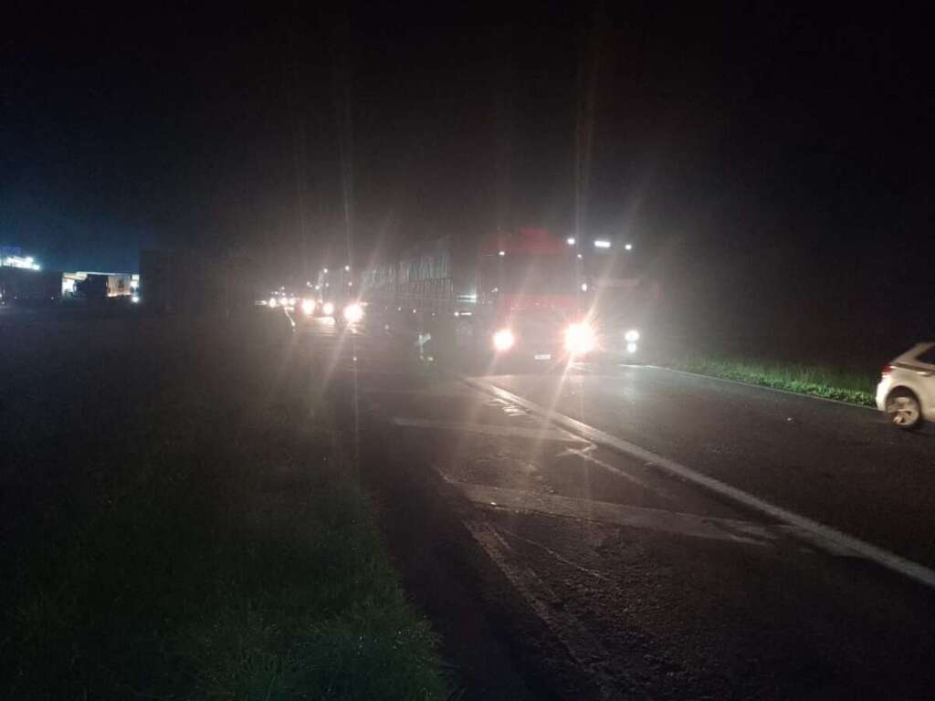 Caminhão carregado com 12 mil litros de ‘diclorobuteno’ tomba na rodovia Anhanguera em Pirassununga 5 4743c3f6 13ed 4268 9249 19f020193dbd