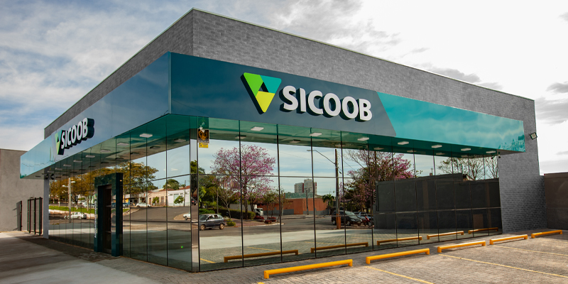 Sicoob é reconhecido como a melhor instituição financeira no Prêmio Estadão Finanças Mais, na categoria Financiamento