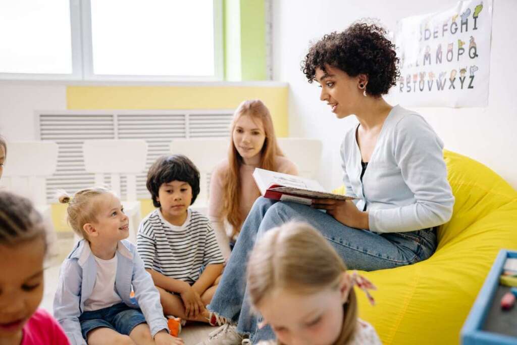 Contação de histórias ajuda crianças no aprendizado de inglês