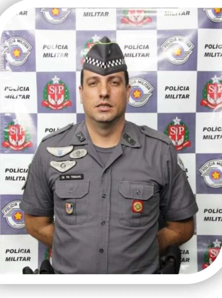 Capitão PM Marina rende homenagens à três policiais destaques do mês de março 2 e38bbb76 a33b 457b bf05 6cb85722ab8e