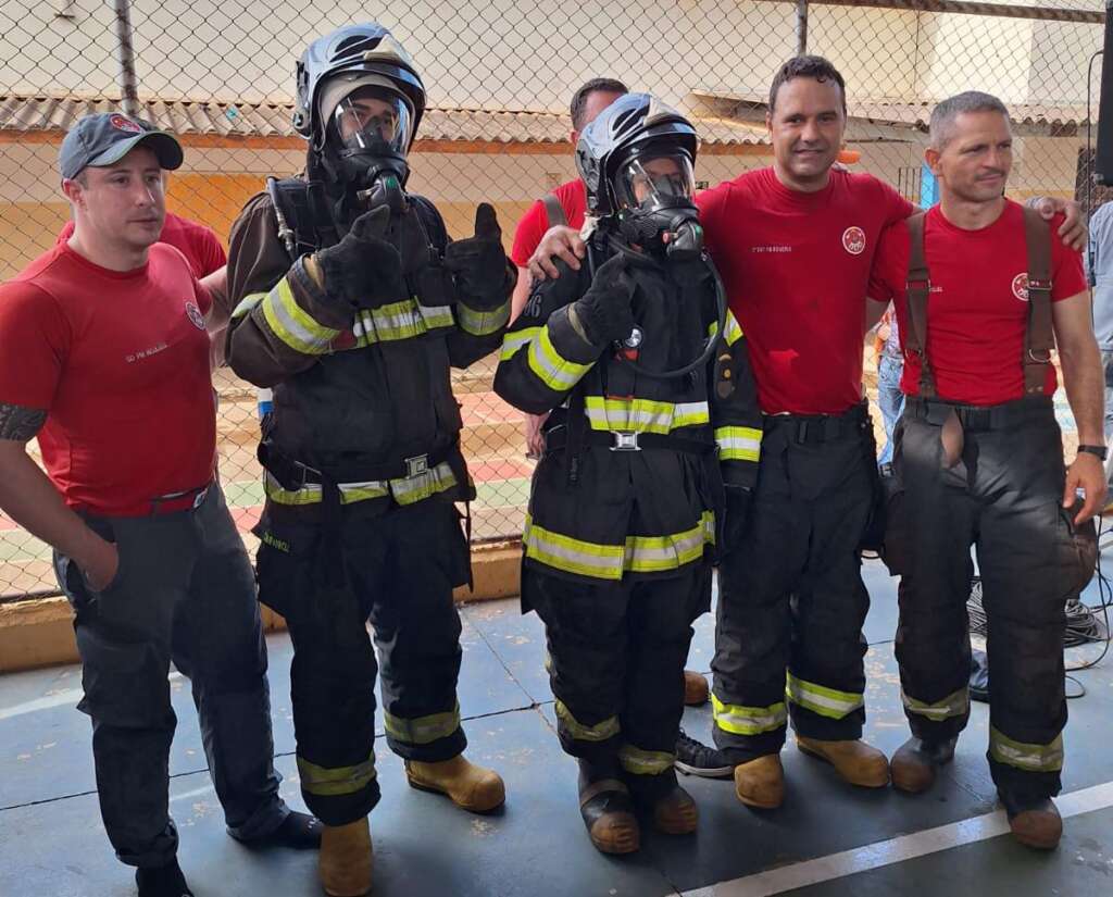 1º Treinamento de incêndio estrutural e evacuação em unidade escolar do Corpo de Bombeiros de Pirassununga 2 472a0a3b 7638 4f4d bcdd 78300e601e2a