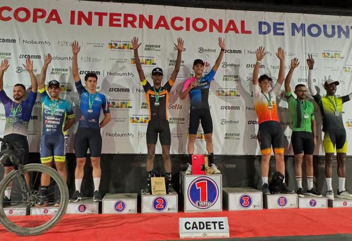 Pirassununguense é vice-campeão em campeonato na América Latica 1 Pirassununguense é vice-campeão em campeonato na América Latica