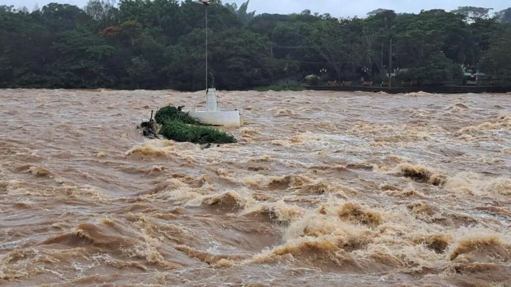 Vazão do Rio Mogi Guaçu deixa "Recanto Turístico" de Cachoeira de Emas com cenário vislumbrante 7 IMG 20250201 WA0031