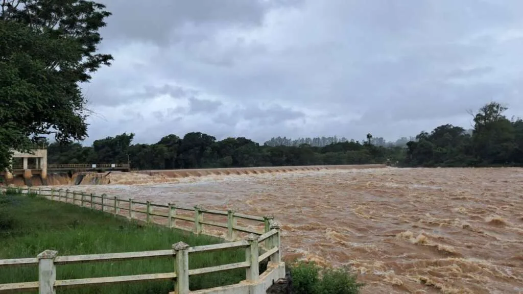 Vazão do Rio Mogi Guaçu deixa "Recanto Turístico" de Cachoeira de Emas com cenário vislumbrante 9 IMG 20250201 WA0033