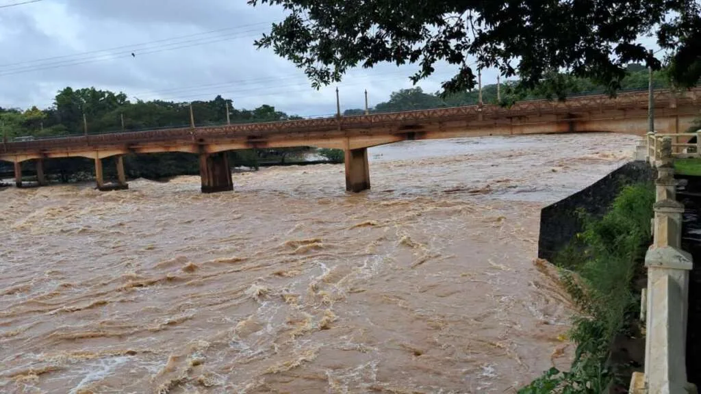 Vazão do Rio Mogi Guaçu deixa "Recanto Turístico" de Cachoeira de Emas com cenário vislumbrante 11 IMG 20250201 WA0035