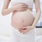 nova-vida-do-bebe-femea-marrom-alegre_1112-950