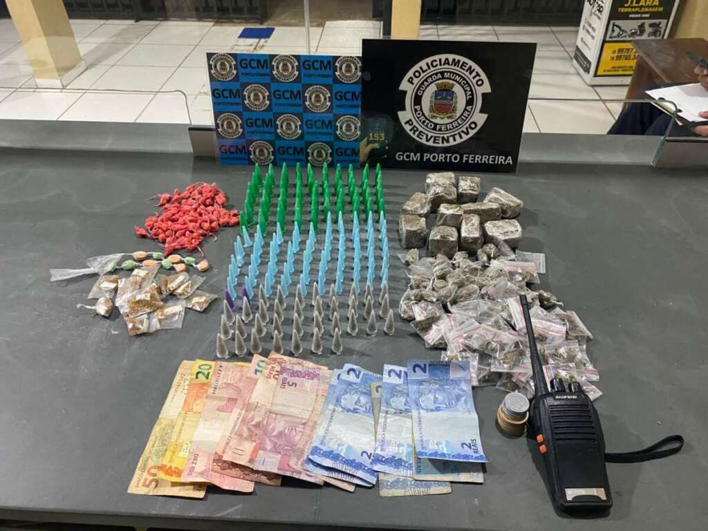 Resumo. GCM de Porto Ferreira retira cerca de 1.600 drogas, apreende adolescentes, traficante, recupera veículos... 2 8a59792b 3282 41eb 8741 84612c9ed7f2