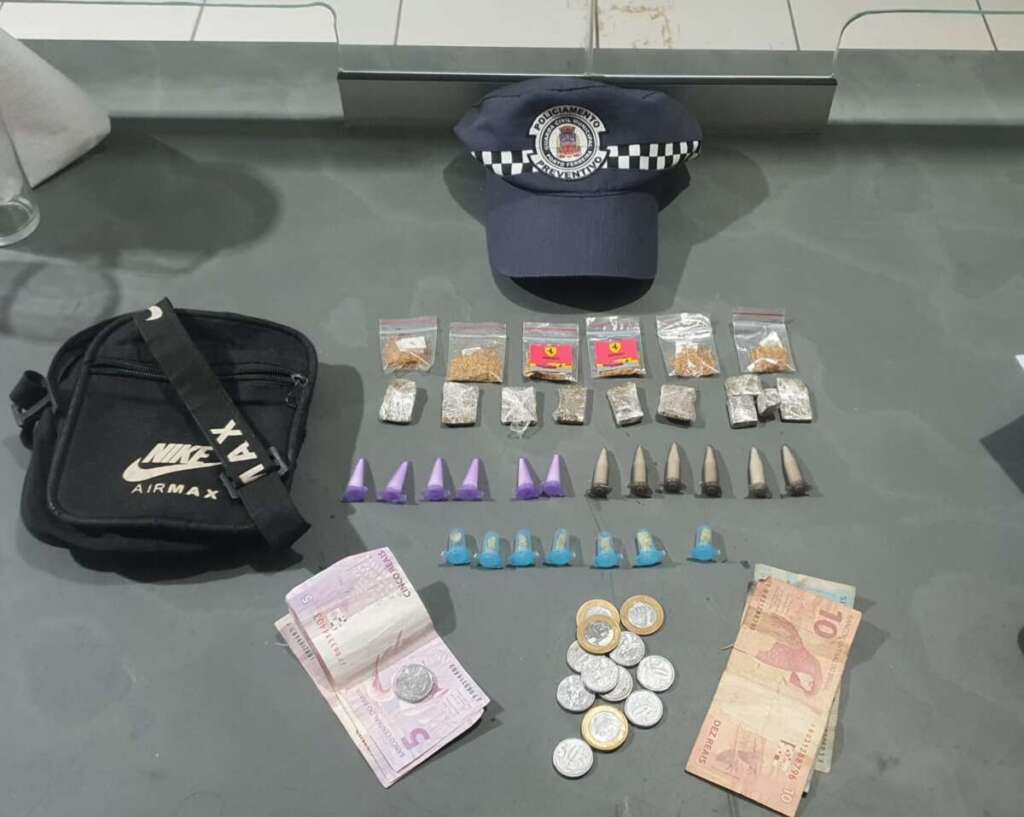 Resumo. GCM de Porto Ferreira retira cerca de 1.600 drogas, apreende adolescentes, traficante, recupera veículos... 5 ace6c204 eb82 40ca 9e01 6d0c307d2f9c