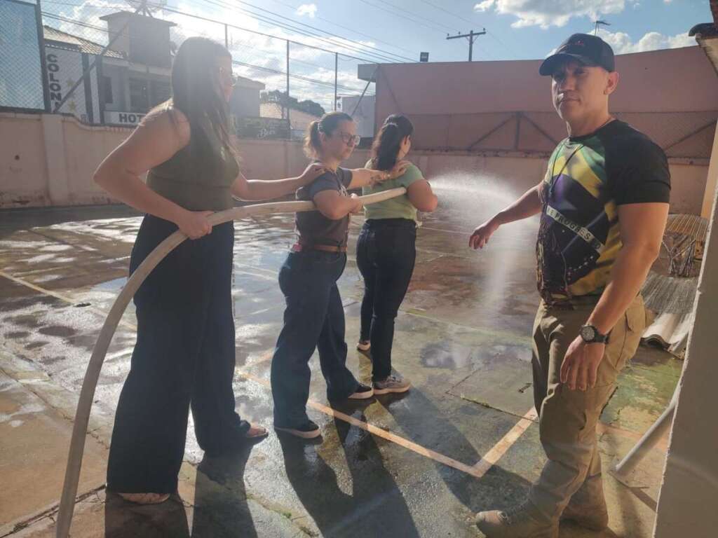 Seduc oferece treinamento de brigadistas para combate a incêndio e primeiros-socorros 1 g 87 1 2 13052025161331