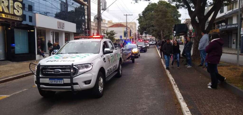 PMAmb. Refiscalização em Pátio Madeireiro e Desfile Cívico em São João da Boa Vista 2 93d086e3 a71d 4014 b56a 45ae38b62125