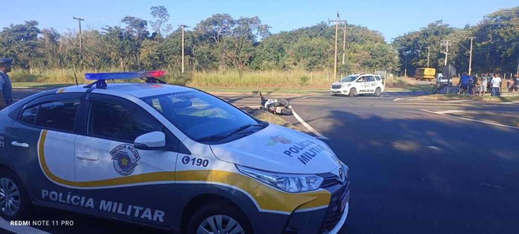 Colisão entre carro e motocicleta na SP-201, no primeiro acesso ao Cerrado de Emas 4 WhatsApp Image 2025 06 02 at 16.42.19 1