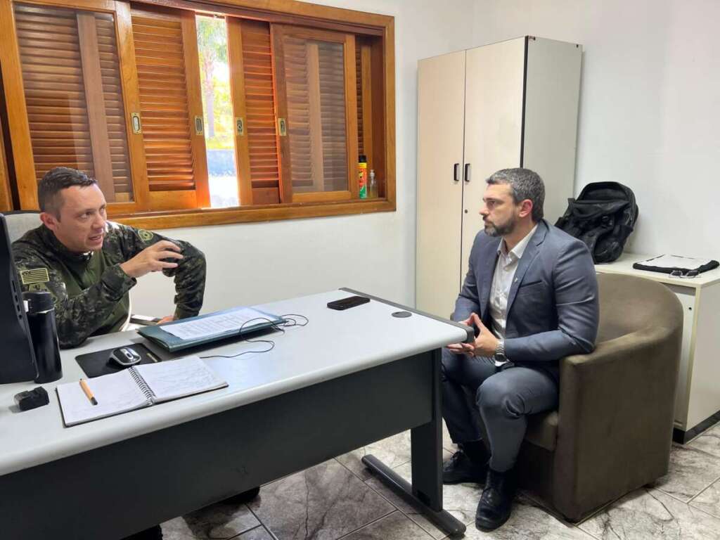 Vereador piracicabano faz visita à 2ª Cia de PMAmb. Policiamento ambiental e territorial realizam ação conjunta 1 debfc10f b082 4140 8983 7603eb1c645d