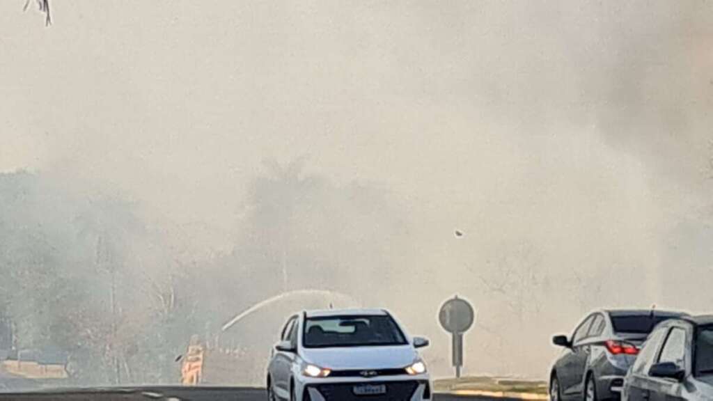 Fogo consome grande área da municipalidade em Cachoeira de Emas. Onde estava o administrador 1 52f725a3 0e5c 43aa a267 0be7dfc1cf1d