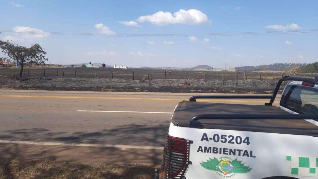 Tambaú. Área 'agropastoril' é queimada por incêndio. PMAmb averigua o caso 3 b9cea603 9b4c 4143 bcb8 1bf225a5dd78