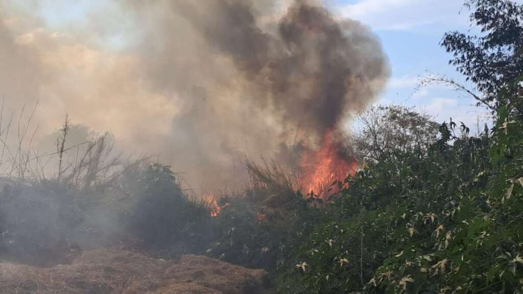 Fogo consome grande área da municipalidade em Cachoeira de Emas. Onde estava o administrador 2 cb2b5a97 5137 4bc1 afe2 03375649b7e6