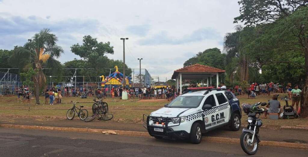 RESUMÃO da GCM. Homem preso por furto em interior de Supermercado. Perturbação de Sossego. Atividades irregulares em comércios 4 60ff4f1b 030c 4556 8612 b152ada72261