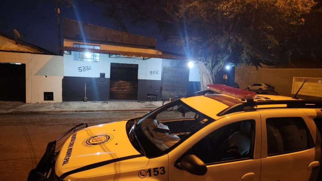 RESUMÃO da GCM. Homem preso por furto em interior de Supermercado. Perturbação de Sossego. Atividades irregulares em comércios 3 7dd2ca93 c9d6 4c65 a39b 2e1d45a12d52