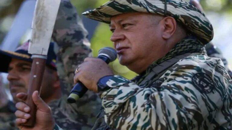 Diosdado Cabello reage à autorização dada por Trump à CIA e convoca o povo venezuelano a resistir a uma possível invasão 1 O ministro da Justica da Venezuela Diosdado Cabello 768x432 1