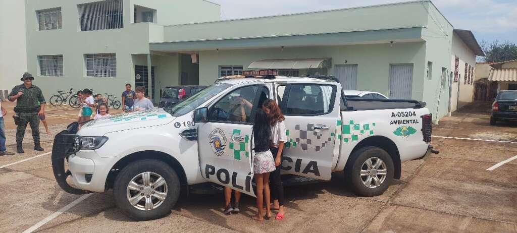 Polícia Militar Ambiental. Comprometimento com Educação Ambiental, de fiscalização à crimes ambientais 3 ba16543b c4de 411f 8f09 f0dd572cff55