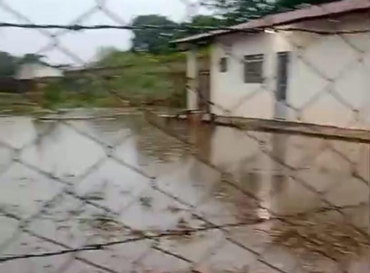 Depois da falta de Água, ruas do Cerrado de Emas viram rios. População culpa o SAEP, novamente. 2 f9d197ef 2d9e 486f 8aaf ffae886b9020
