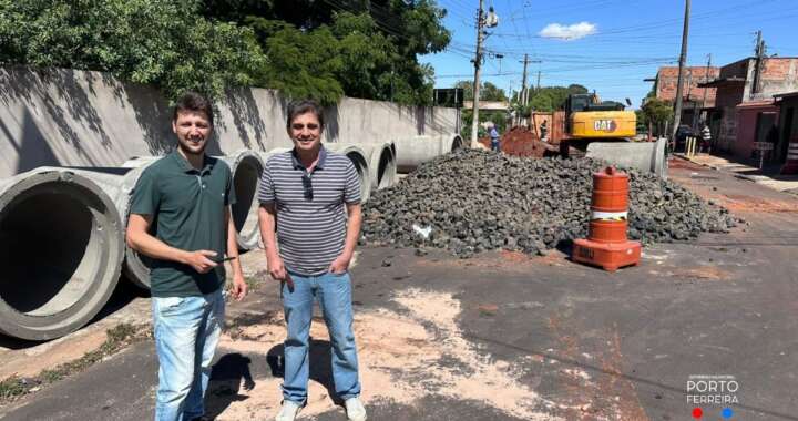Obras de infraestrutura no bairro Cristo Redentor buscam solução para alagamentos 2 g 87 0 6 22102025153110