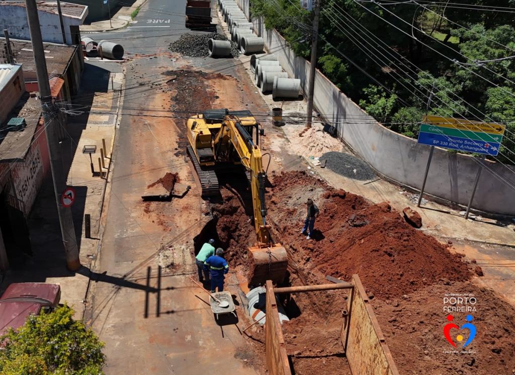 Obras de infraestrutura no bairro Cristo Redentor buscam solução para alagamentos 2 m 87 2 4 22102025153110