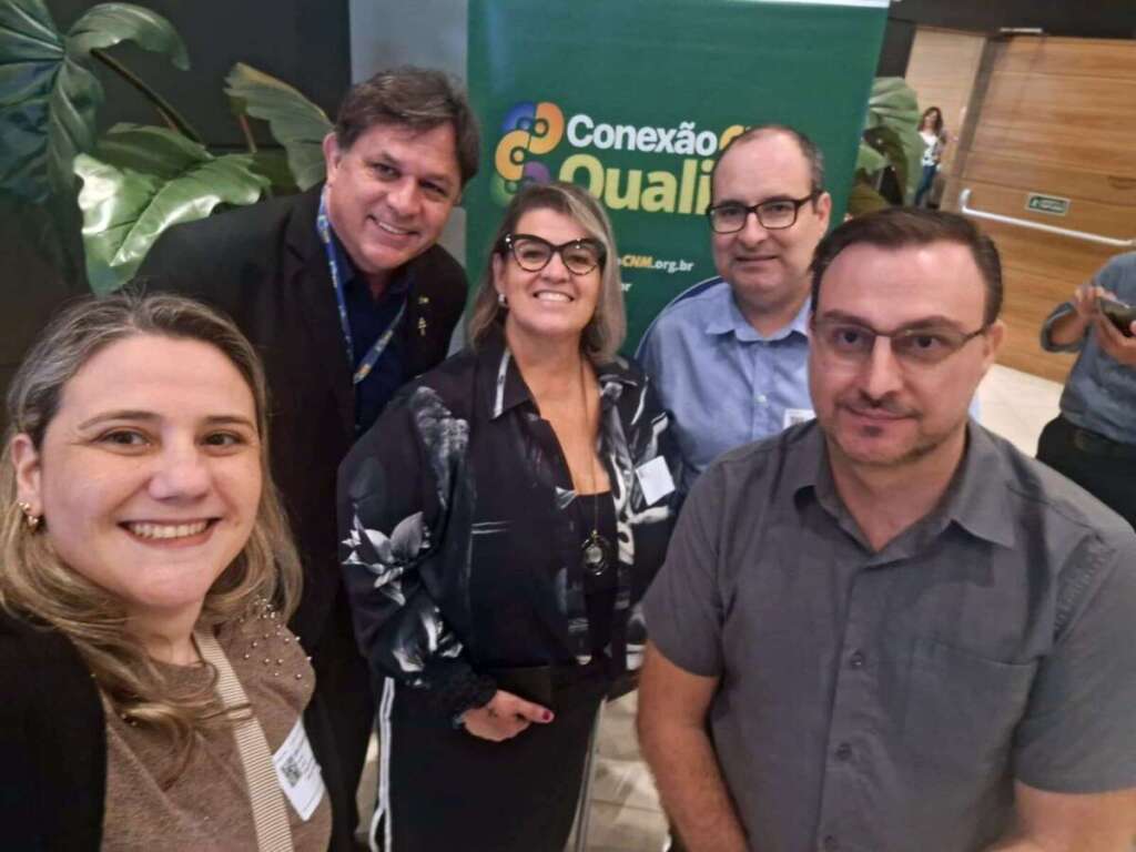 Prefeito lemense sempre buscando o melhor para atender em todas as plataformas os moradores 7 26112025 capacitacao servidores Reforma Tributaria 2