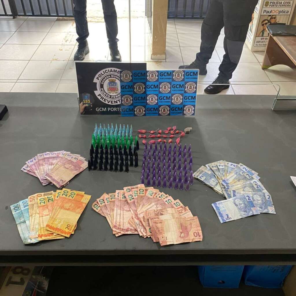 RESUMO. Em sete dias GCM de Porto Ferreira, retira 807 porções de drogas, prende suspeitos e recupera motocicletas furtadas 4 f0c6c214 5077 43b6 b127 8be0a559ee23