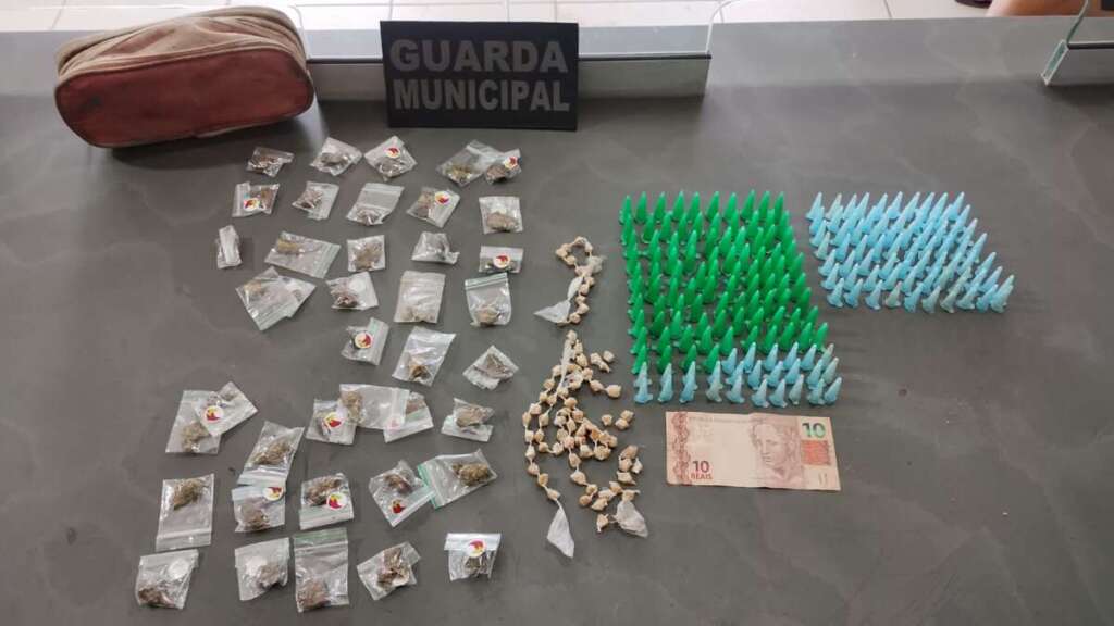 RESUMO. Em sete dias GCM de Porto Ferreira, retira 807 porções de drogas, prende suspeitos e recupera motocicletas furtadas 8 fd2e1917 b555 4637 a364 4278efe8d252 1