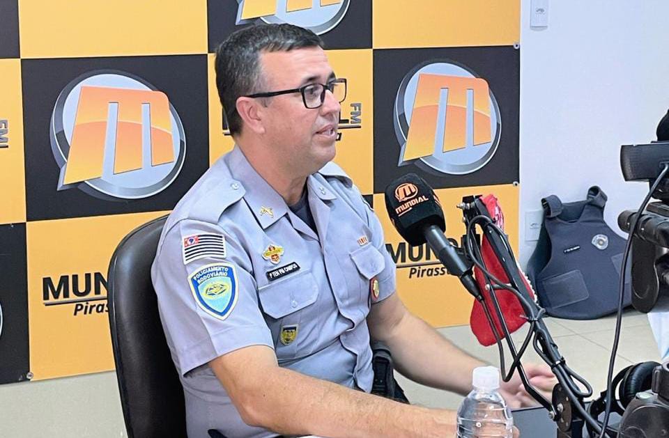 Tenente PMRv Campos orienta motoristas sobre segurança viária em entrevista ao programa ‘A Voz do Povo’ 1 4531bcb9 a843 43fa a9b3 372a1c2b6b51