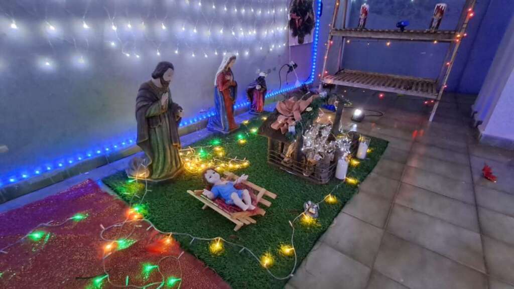 Pirassununga. Casa em Cachoeira de Emas e Vila Pinheiro levam centenas de visitantes para visitação aos enfeites de Natal 15 IMG 20251222 WA0074 1