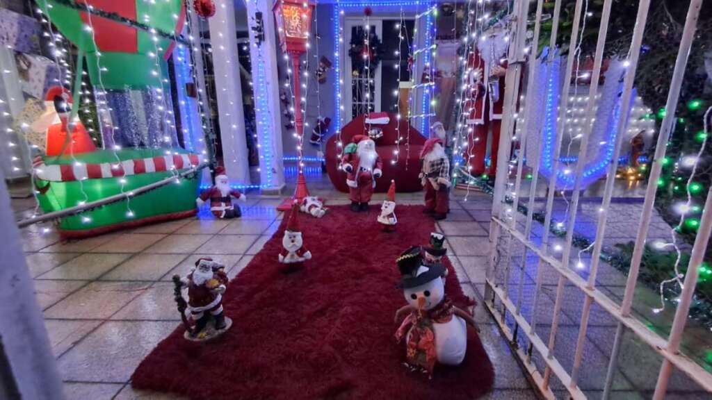 Pirassununga. Casa em Cachoeira de Emas e Vila Pinheiro levam centenas de visitantes para visitação aos enfeites de Natal 20 IMG 20251222 WA0084 1