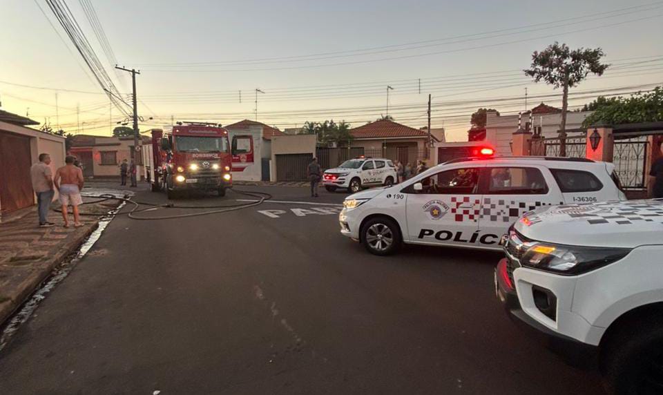 URGÊNTE. Incêndio atinge residência na Vila Braz em Pirassununga 2 1404ef56 382b 41d7 90a4 952f94d8e4ac