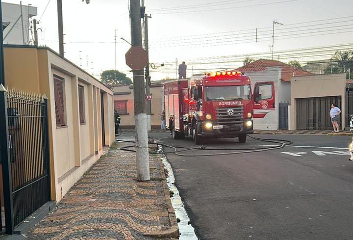 URGÊNTE. Incêndio atinge residência na Vila Braz em Pirassununga 5 IMG 20260304 WA0060