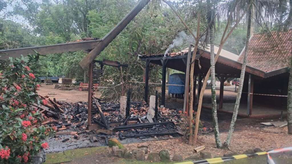 BOMBA. EXCLUSIVO. Cachoeira de Emas sob Tensão: Justiça pode lacrar tradicionais restaurantes em plena Semana Santa 2 WhatsApp Image 2026 03 28 at 20.37.11
