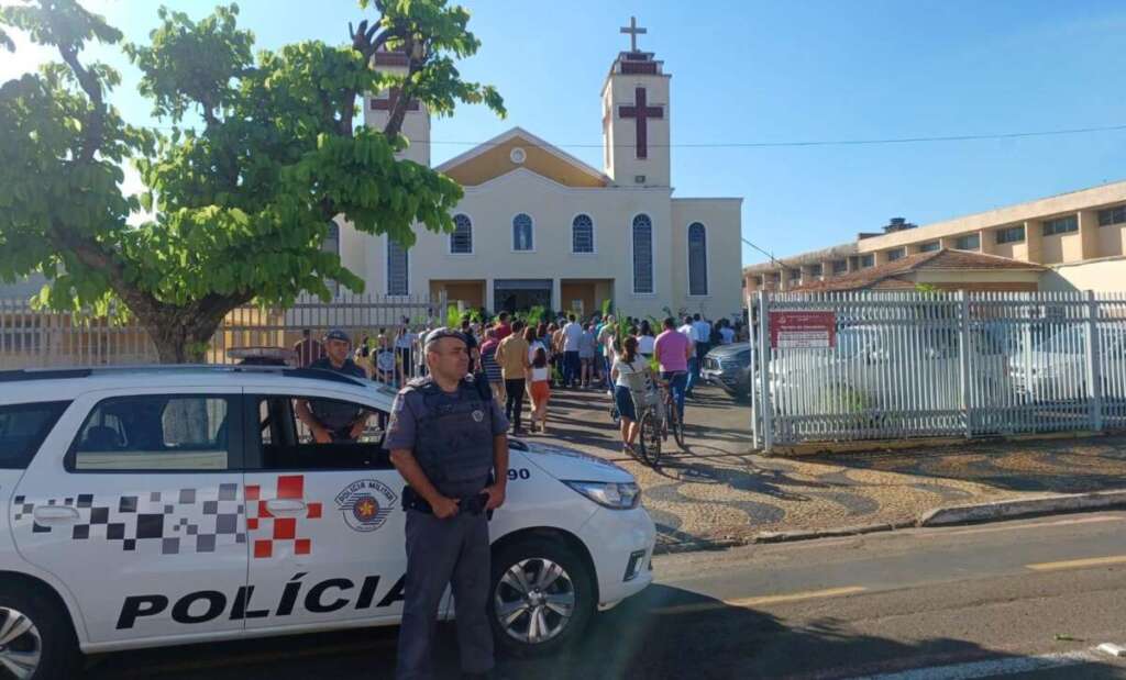 PM de Leme. Um domingo de apoio religioso e ações preventivas em 'bares e trânsito' 3 WhatsApp Image 2026 03 29 at 15.48.08