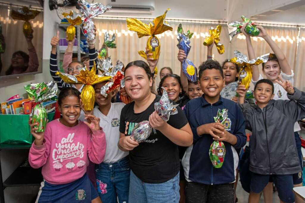 Secretaria de Educacao entrega ovos de pascoa13 1