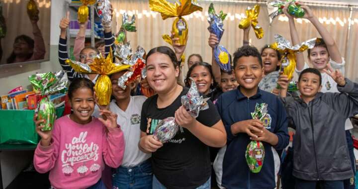 Secretaria de Educacao entrega ovos de pascoa13 1