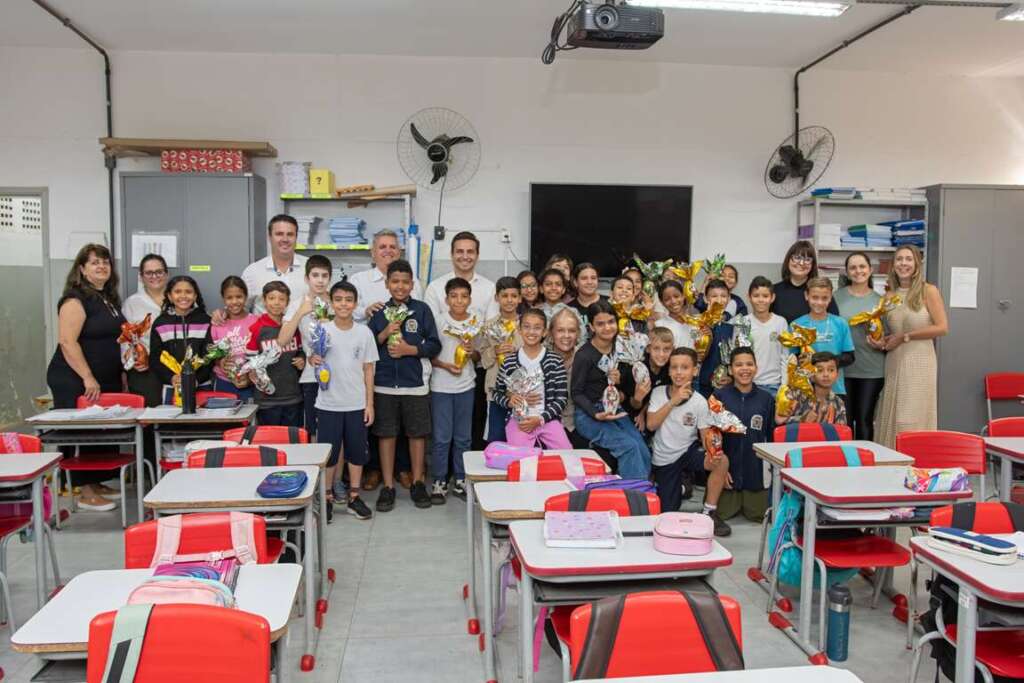 Secretaria de Educacao entrega ovos de pascoa14