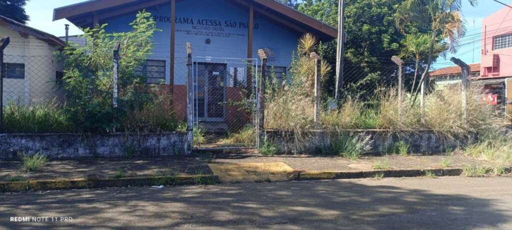 O abandono de Pirassununga: Falta de zeladoria compromete a "Cidade Simpatia" 1 WhatsApp Image 2026 04 12 at 23.10.00