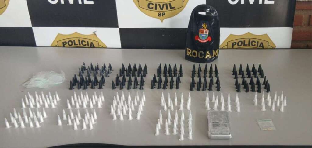 Pirassununga: Mulher é presa por tráfico de drogas na Vila São Pedro nesta sexta-feira 1 WhatsApp Image 2026 05 22 at 16.14.30 1